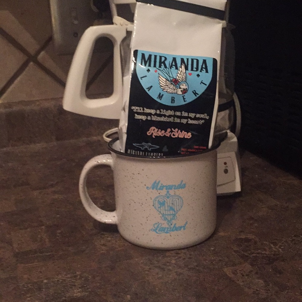 Miranda Lambert Bluebird Mug & Coffee Bundle